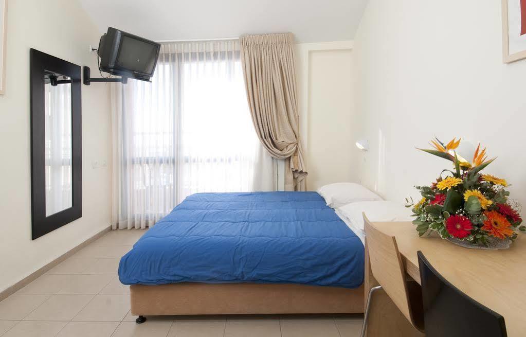Hi - Shlomi Hostel Shelomi Kültér fotó
